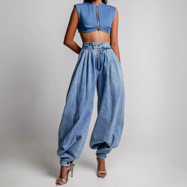 Comfortable Amara women's high-waisted tapered jeans, featuring a trendy pleated denim design for everyday style.