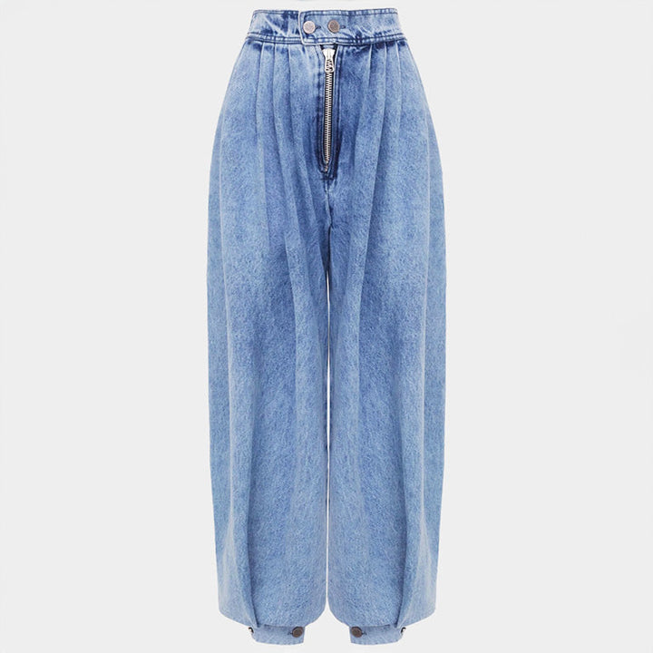 Modern Amara women's denim jeans, high waist & tapered fit with a stylish balloon leg, ideal for casual fashion.
