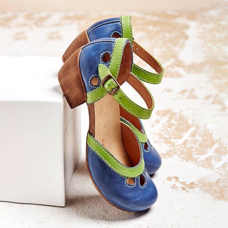 Modern women's block heel sandals, featuring an open toe and an elegant ankle strap for stylish comfort.