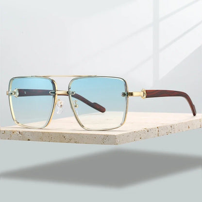 Fashionable women's Capri sunglasses, a stylish summer accessory. Features UV400 eye protection and gradient lenses.