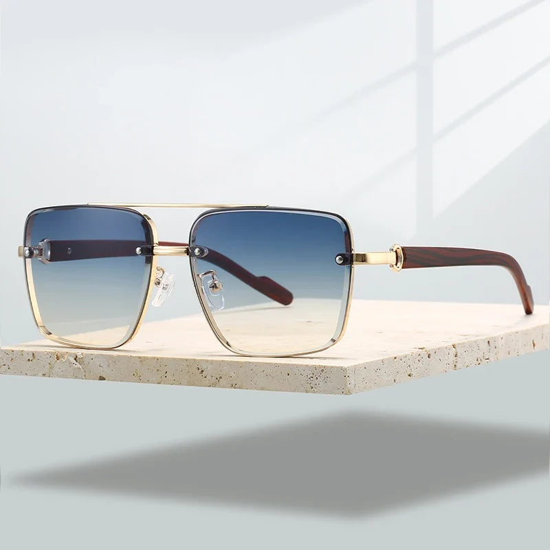 Women's Capri fashion sunglasses, offering essential UV400 protection. Elegant gold frame and gradient lenses for style.