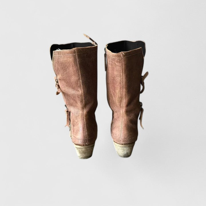 Elegant women's orthopedic boots, stylish and comfortable for fall and winter fashion footwear.