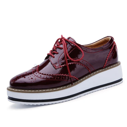 Women's supportive platform oxfords, featuring a comfortable & stylish design. Ideal for versatile everyday fashion.