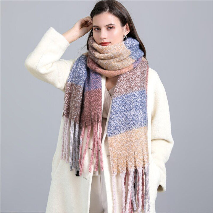 Stylish Elira women's winter scarf, soft plaid for ultimate comfort.