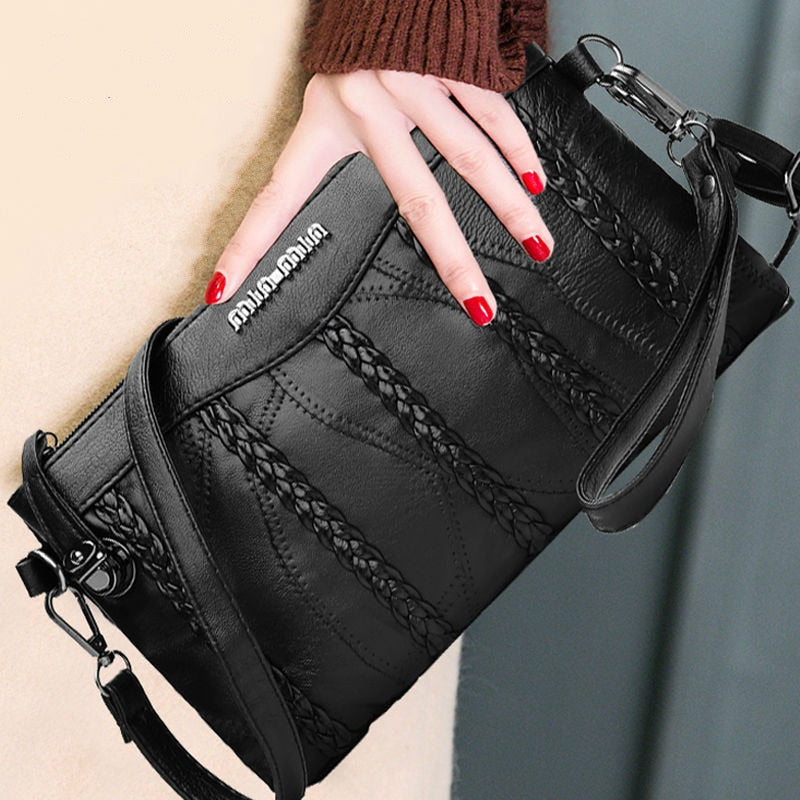 Versatile women's PU leather clutch bag, perfect as a shoulder bag or elegant evening accessory.