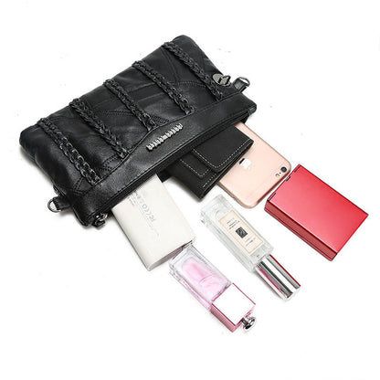 Fashionable women's PU leather crossbody bag. An elegant accessory to complete your stylish outfit.
