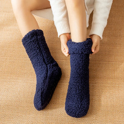 Cozy non-slip women's winter socks, ultra-soft for supreme comfort & warmth at home. Loungewear essential.