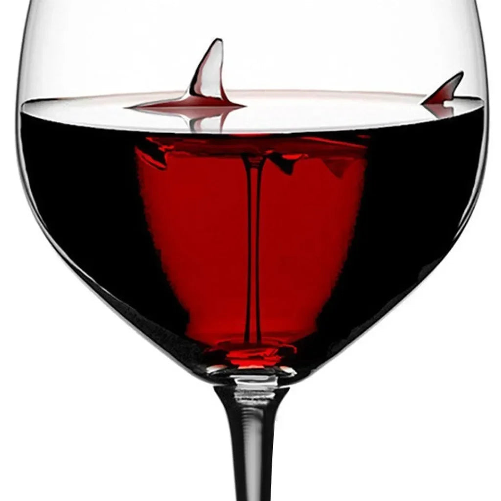 Crystal clear shark drinking glass, ideal for cocktails, water, or juice. Great gift for shark lovers & beverage enthusiasts.