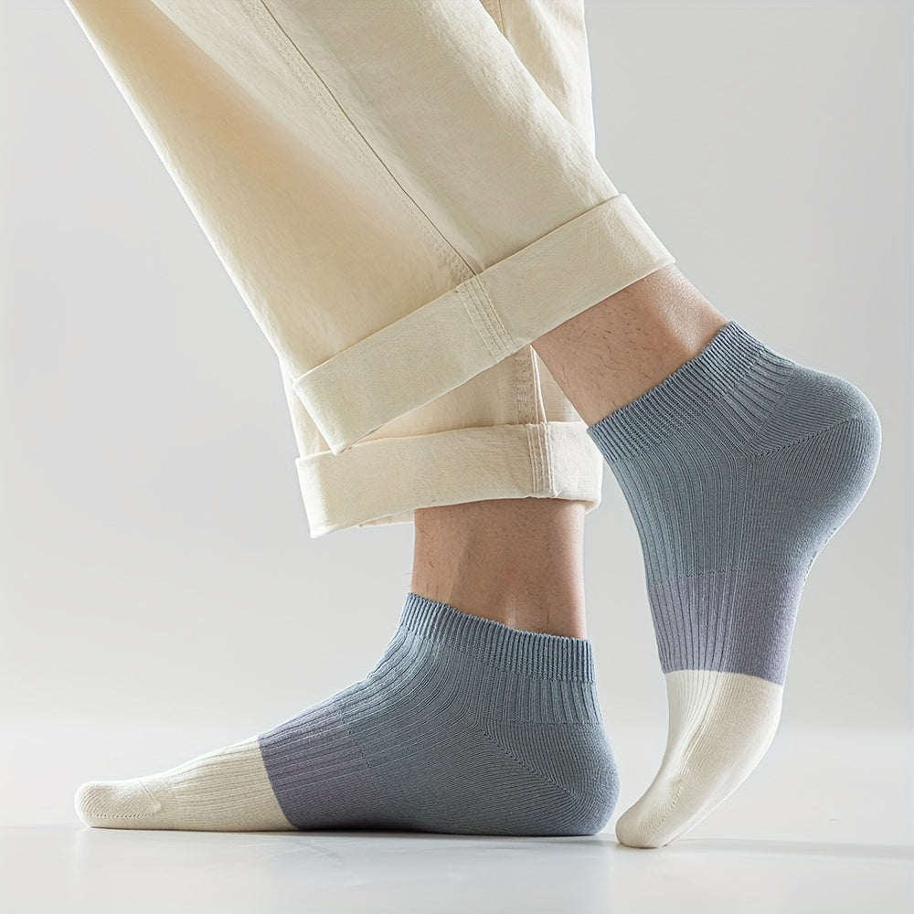 Soft cotton blend unisex ankle socks, 5-pack. Perfect for everyday, providing ultimate comfort and dryness.