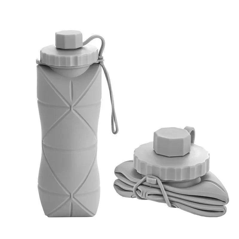 Travel-friendly 600ml collapsible silicone water bottle, lightweight and shatterproof for outdoor adventures.