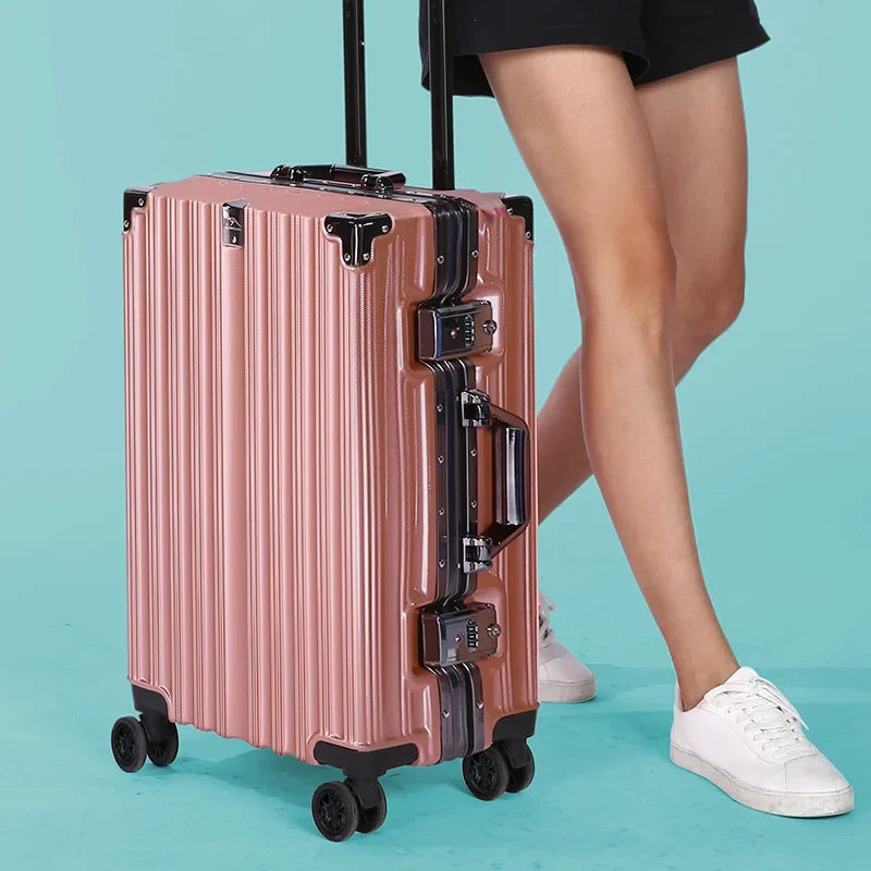Unisex travel suitcase: aluminum frame, hard-shell, security lock, spinner wheels. Perfect for secure travel.