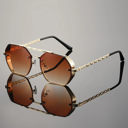 Lightweight and trendy Avery unisex sunglasses, perfect modern eyewear for daily fashion with UV400 protection.