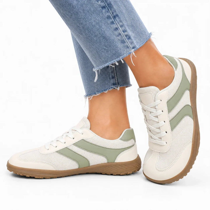 Non-slip flexible sole of unisex barefoot walking shoe, perfect for secure outdoor grip & natural movement.
