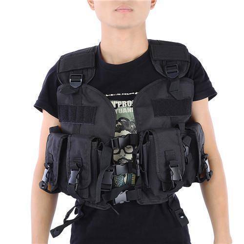 Heavy-duty Molle tactical vest, built for durability in hunting and extreme outdoor conditions