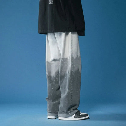 Casual unisex jeans: wide-leg design and distinctive bleach-dye fade, ideal for a bold streetwear look.