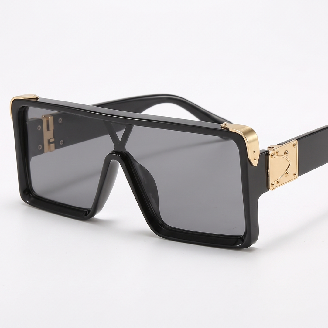 Max UV400 protection in bold unisex driving sunglasses, ideal lightweight eyewear for outdoor activities.