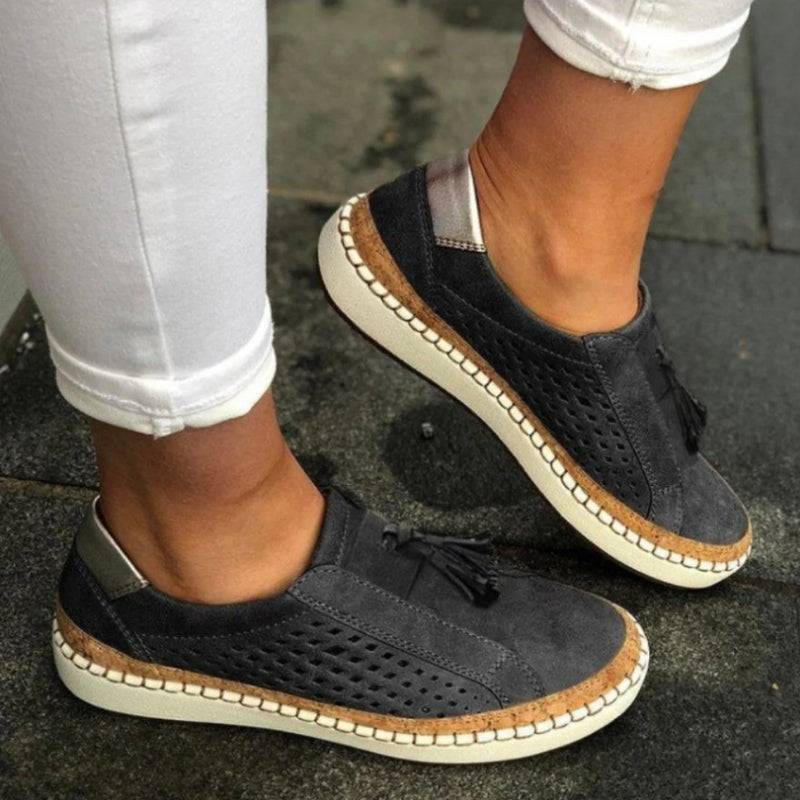 Easy-wear Calvona slip-on orthopedic shoes, unisex, with grip sole for active lifestyle & pain relief.