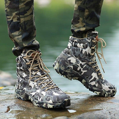 Unisex camouflage canvas trekking boots, durable outdoor footwear for hiking, lace-up design
