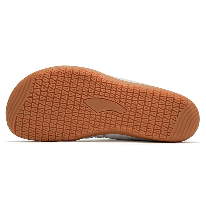 Casual minimalist shoes for men & women, promoting healthy foot posture.