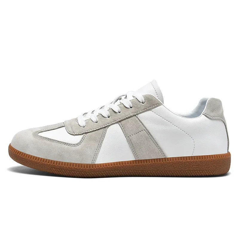 Comfortable unisex classic retro sneakers. Stylish and versatile lace-up shoes, perfect for casual daily wear.