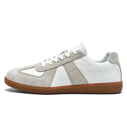 Comfortable unisex classic retro sneakers. Stylish and versatile lace-up shoes, perfect for casual daily wear.