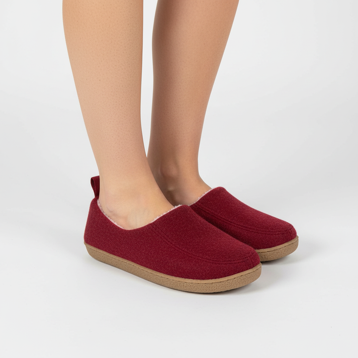 Soft sole Cloudwalk slippers for men & women, ideal for ultimate relaxation & foot warmth.