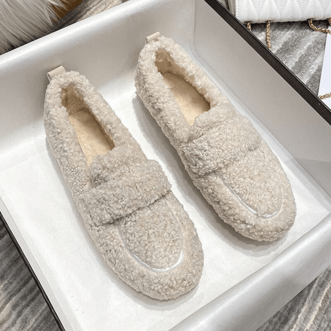 Ultimate warmth & cozy comfort in these winter house shoes. Non-slip indoor slippers for men & women.