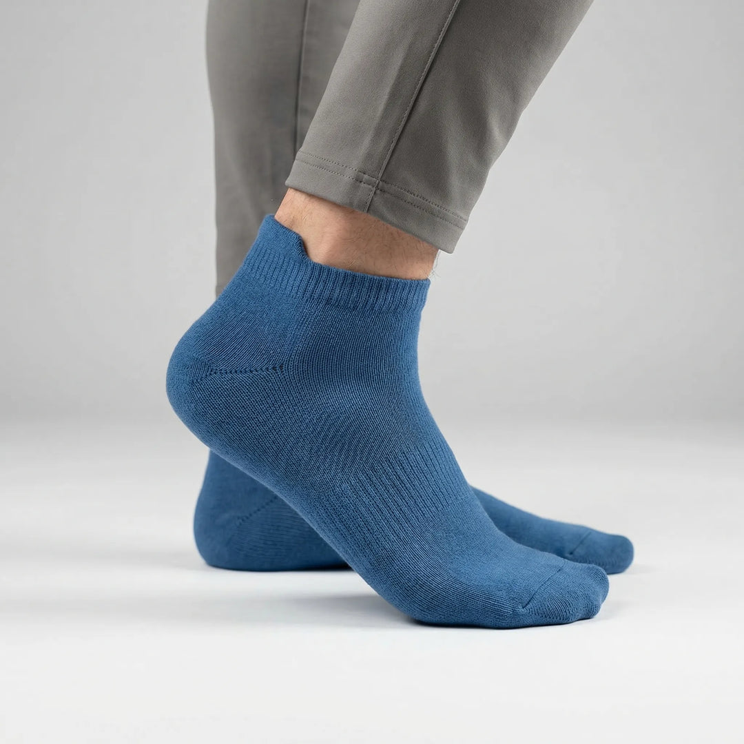 Soft cushioned no-show ankle socks, perfect for activewear, running, and hiking comfort in a convenient 5-pack.