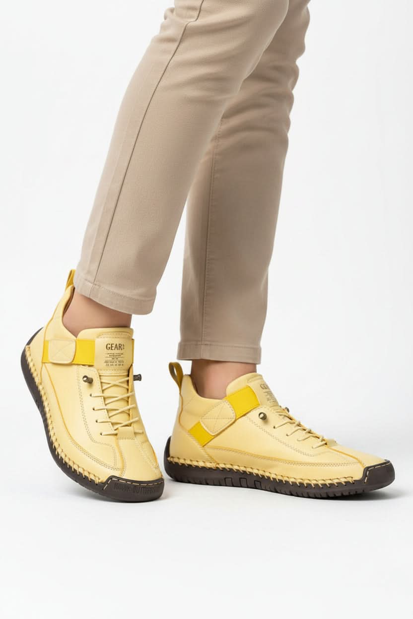 High-performance wide walking shoes for an active lifestyle, featuring responsive cushioning.