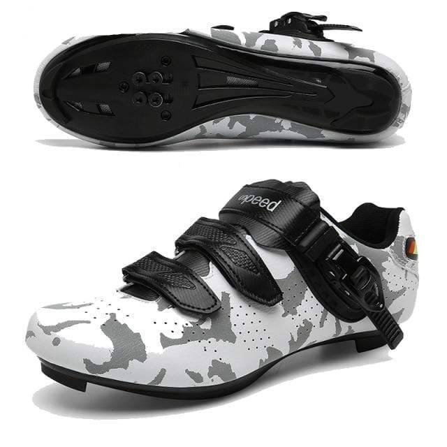 Unisex black cycling shoes, cleat-compatible, for optimal performance in road cycling and MTB