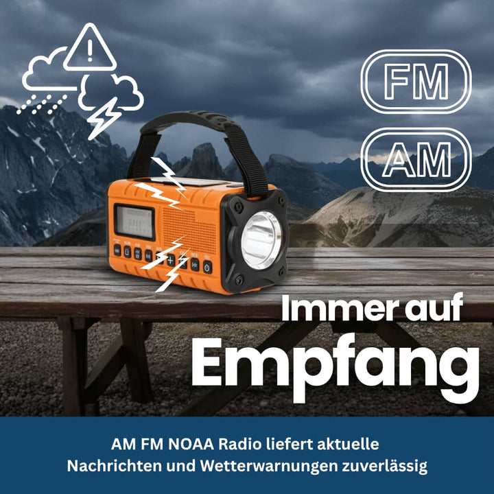 Survival gear: Unisex emergency radio flashlight, solar powered, with hand crank generator for emergencies