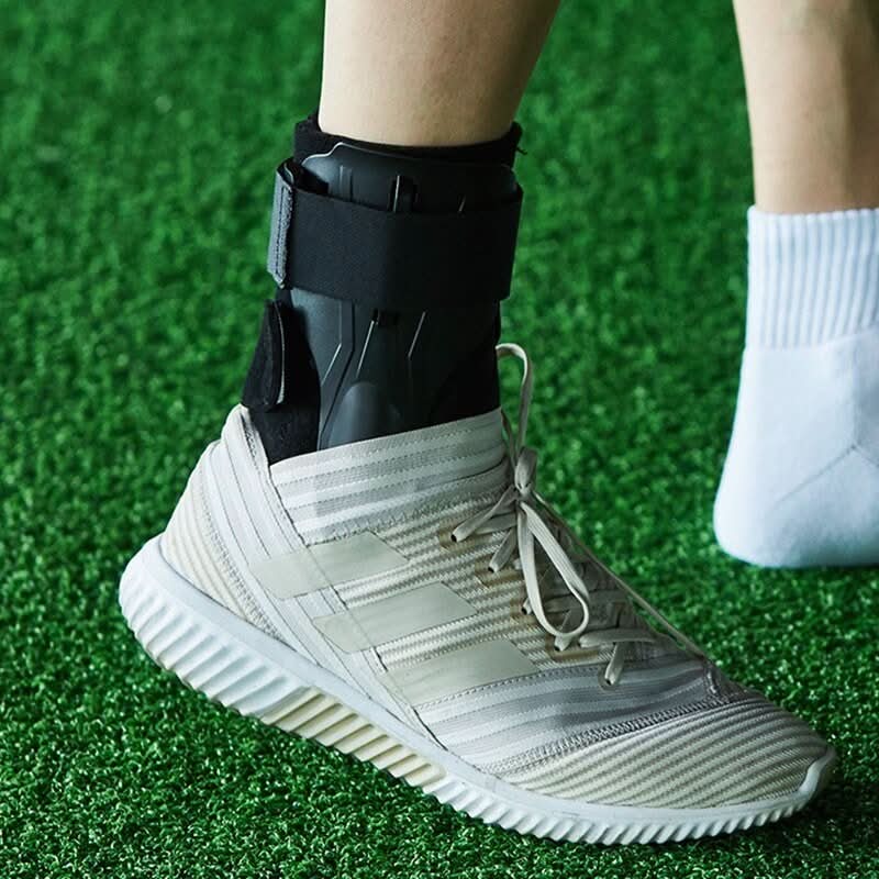 Non-slip, unisex ankle support. Ergonomic design provides joint stability for fitness & workouts.