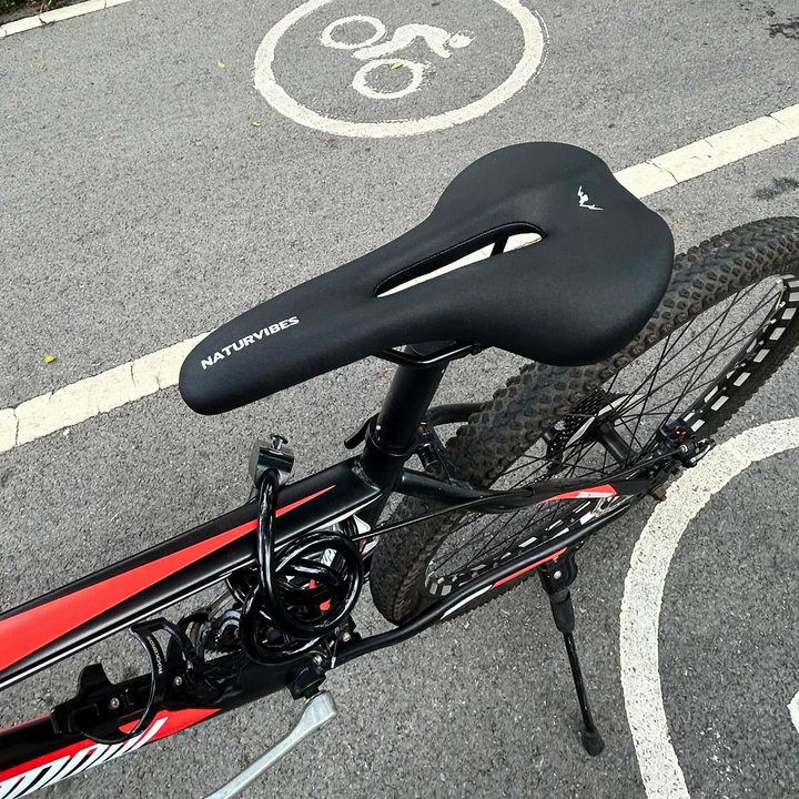 Unisex ergonomic cycling seat, engineered for superior bicycle comfort on road bikes