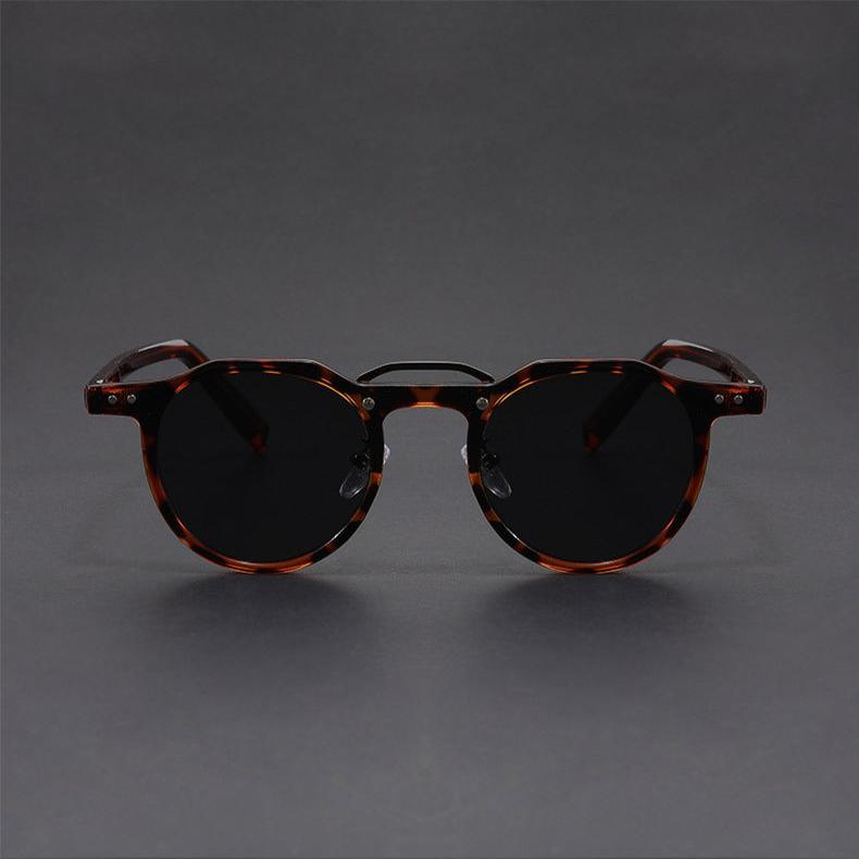 Premium Anti-Glare Sunglasses providing complete UV protection. Unisex design for everyday style & clear eyesight.