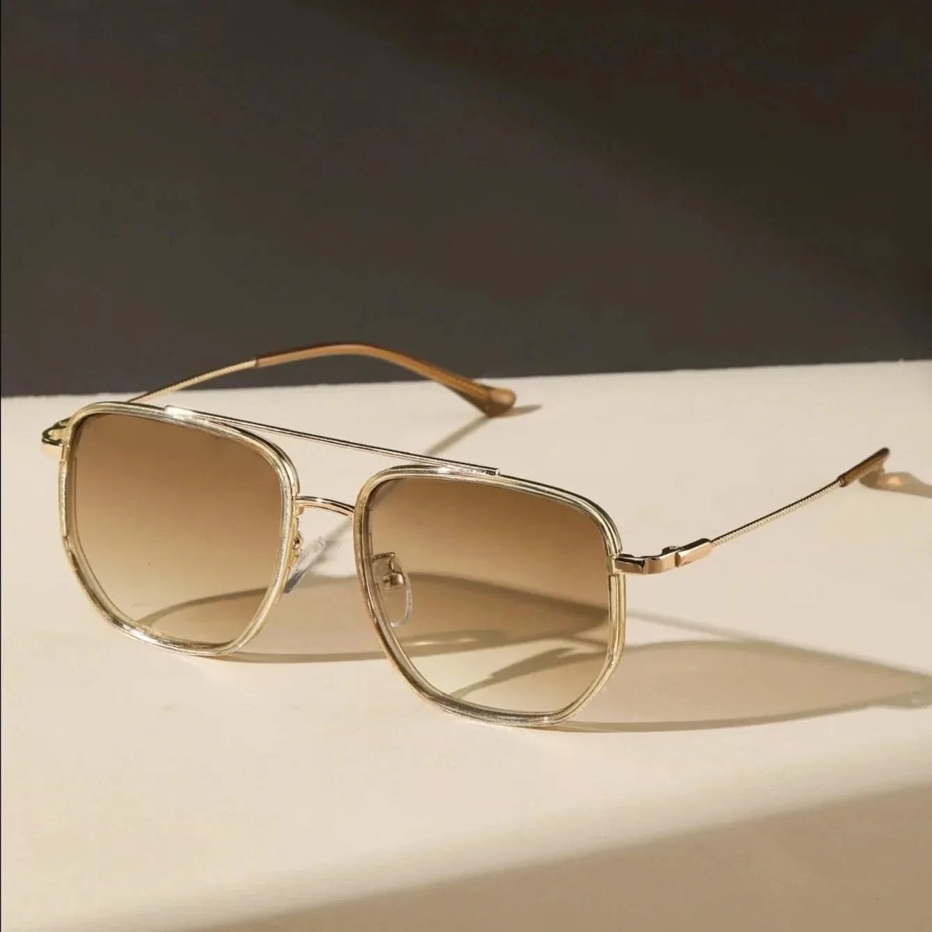 Premium UV protected fashion shades, unisex accessory with a chic metal frame.