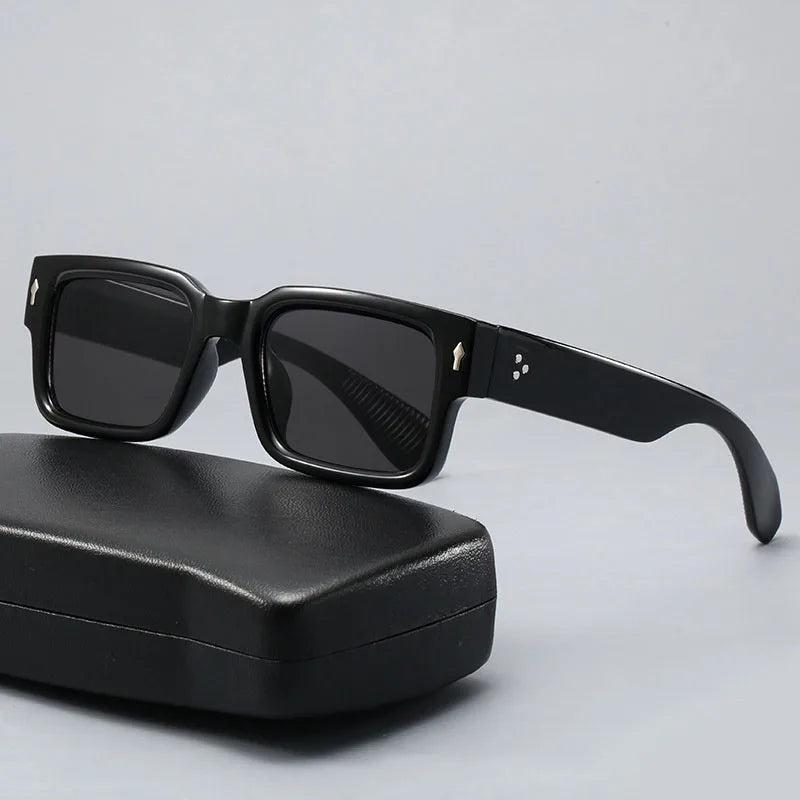 Comfortable unisex sunglasses with durable leo print frames, offering essential UV protection for your eyes.