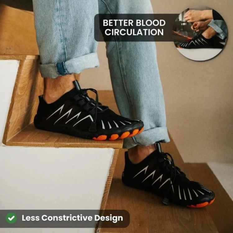 Unisex trail shoes, black, water-resistant, ultra-flexible for natural movement