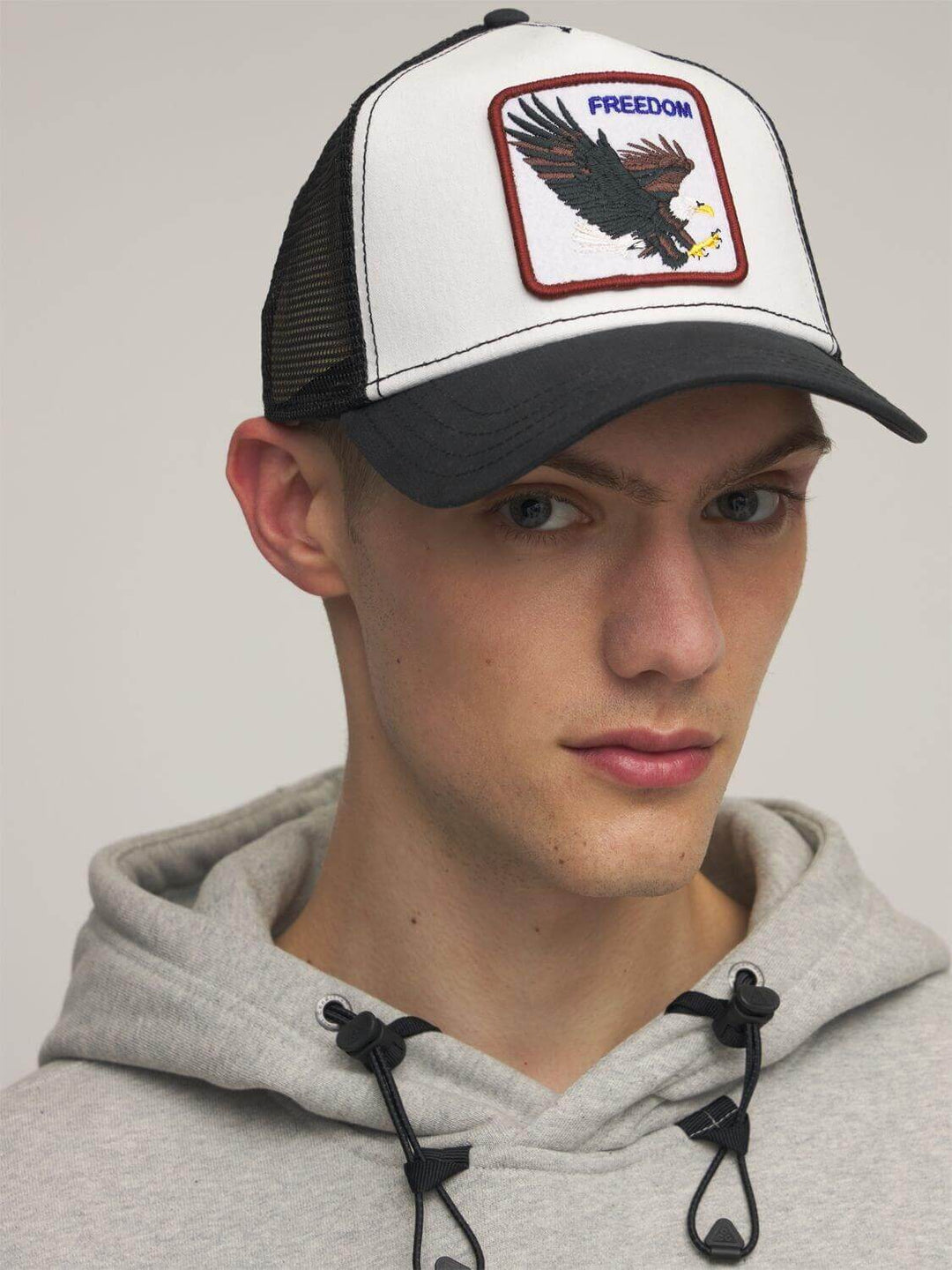 Trendy unisex headwear: Freedom Eagle baseball cap, adjustable for men & women, perfect for sun & style.