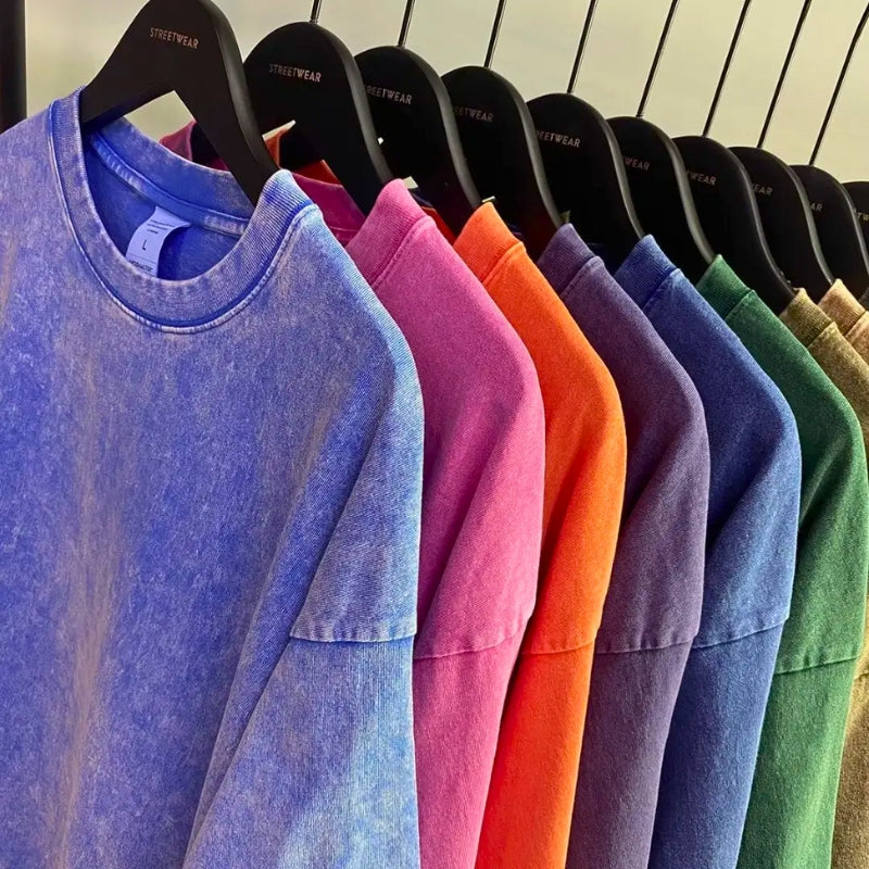 Boxy fit, oversized unisex t-shirt in heavyweight fabric for ultimate relaxed comfort & a retro vintage style.