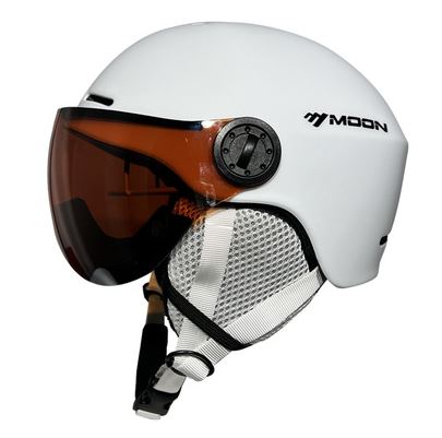 Winter sports protective gear: unisex ski helmet with sturdy PC EPS shell.