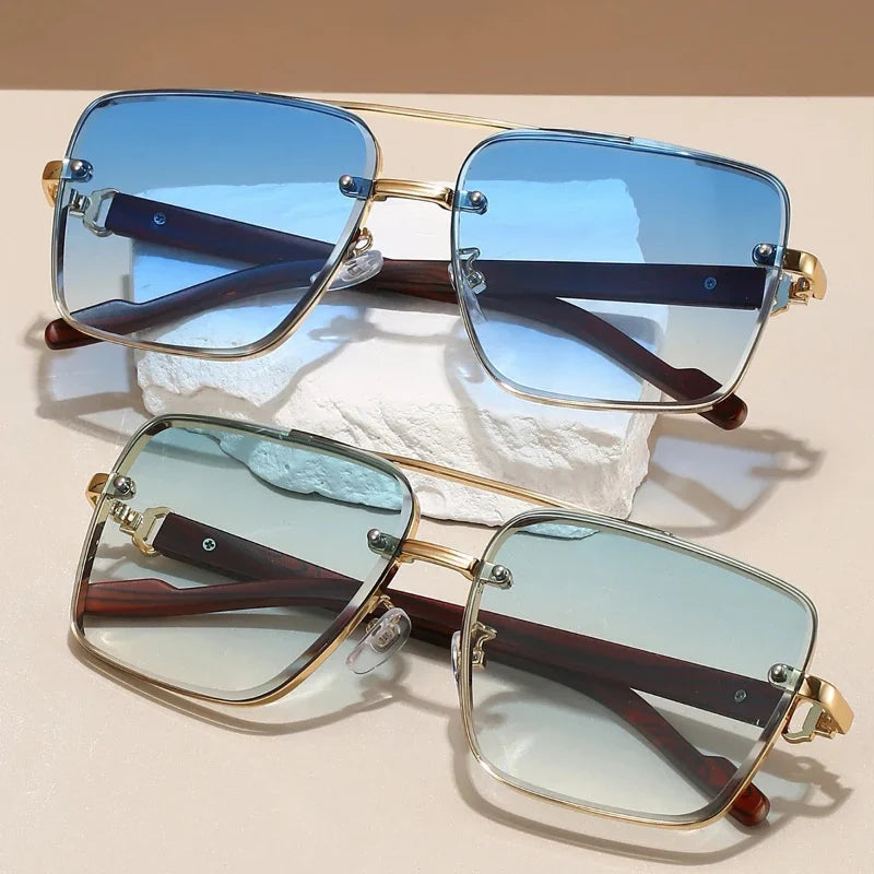 Fashionable Horizon unisex sunglasses with brown UV400 lenses and golden frames, ideal men's & women's accessory.