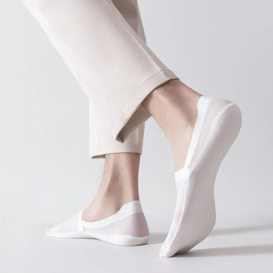 Comfortable breathable no-show socks with anti-slip grip for men and women, everyday wear.