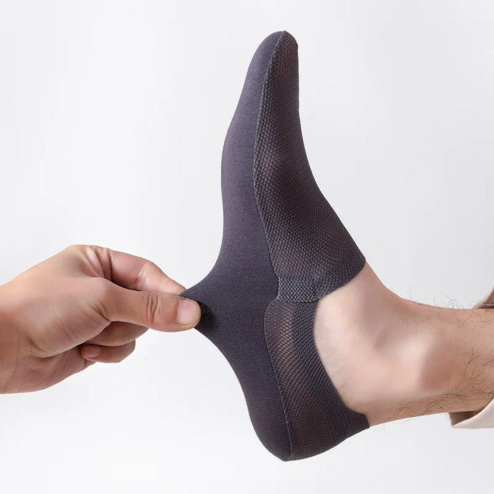 Women's invisible no-show socks with anti-slip grip, breathable & comfy for everyday use.
