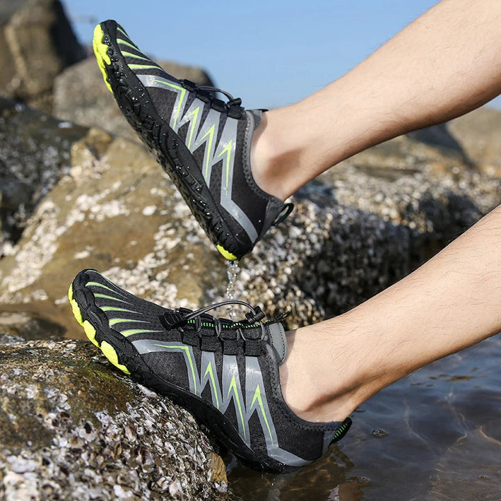 Unisex lightweight barefoot shoes, wide toe box, breathable upper for all-day comfort.