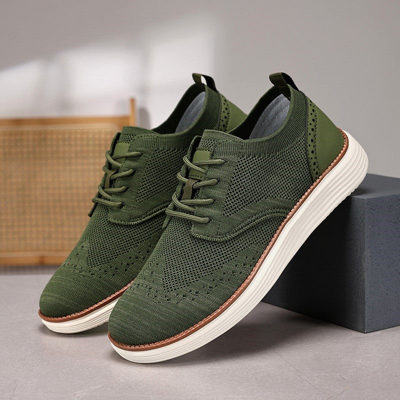 Lightweight athletic-style unisex sneakers, combining comfort with modern design for active lifestyles.