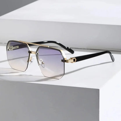 Modern unisex sunglasses featuring a lightweight frame and essential UV protection. Fashion-forward eyewear.