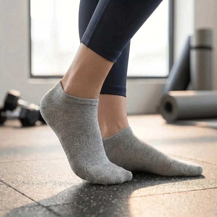 Unisex low-cut ankle socks, perfect for everyday comfort, sneaker wear, and a seamless fit.