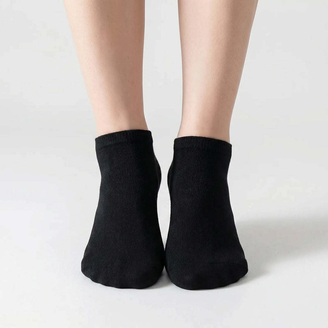 Versatile low-cut ankle socks for men and women, offering breathable and seamless comfort for active lifestyles.