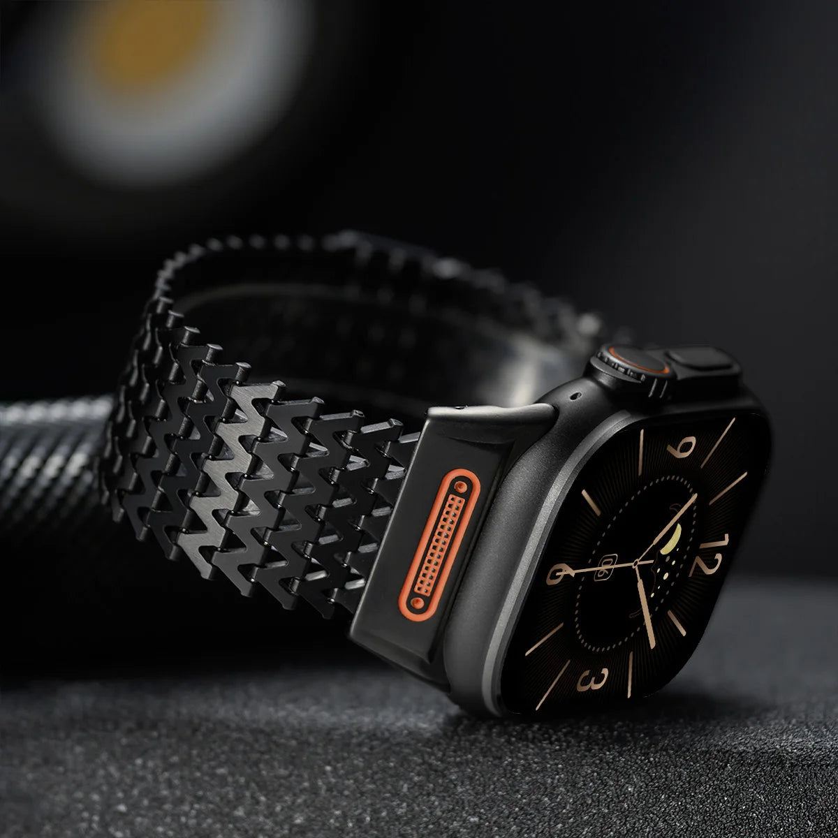 Durable scratch-resistant magnetic stainless steel band, ideal for any smartwatch model.