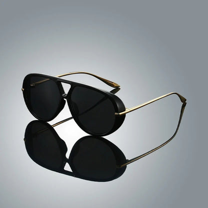 Stylish unisex retro sunglasses, vintage-inspired design with a sleek metal frame, essential fashion eyewear.